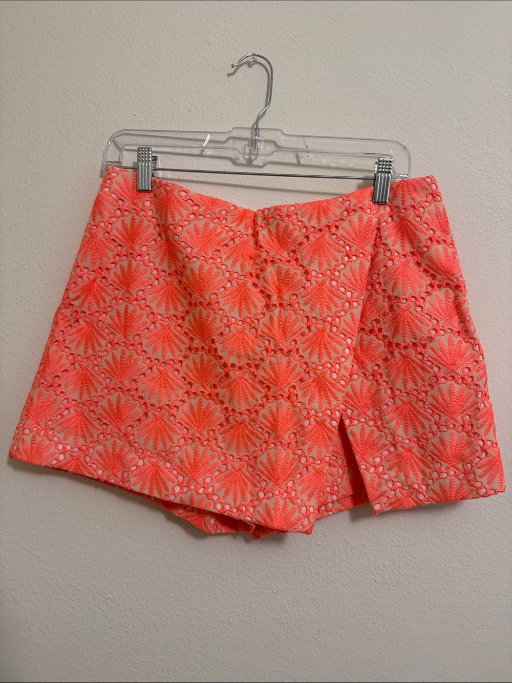 Lilly Pulitzer Coral Lace Shell-Pattern Skort